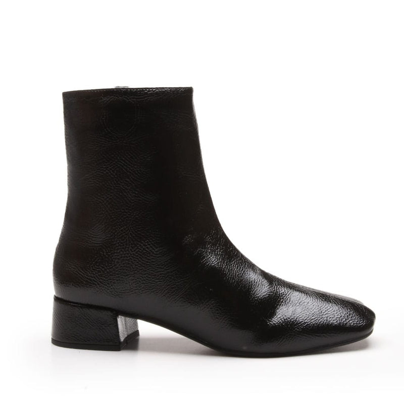 Bota Feminina Cano Curto Em Verniz Molhado 159032-PRETO-34